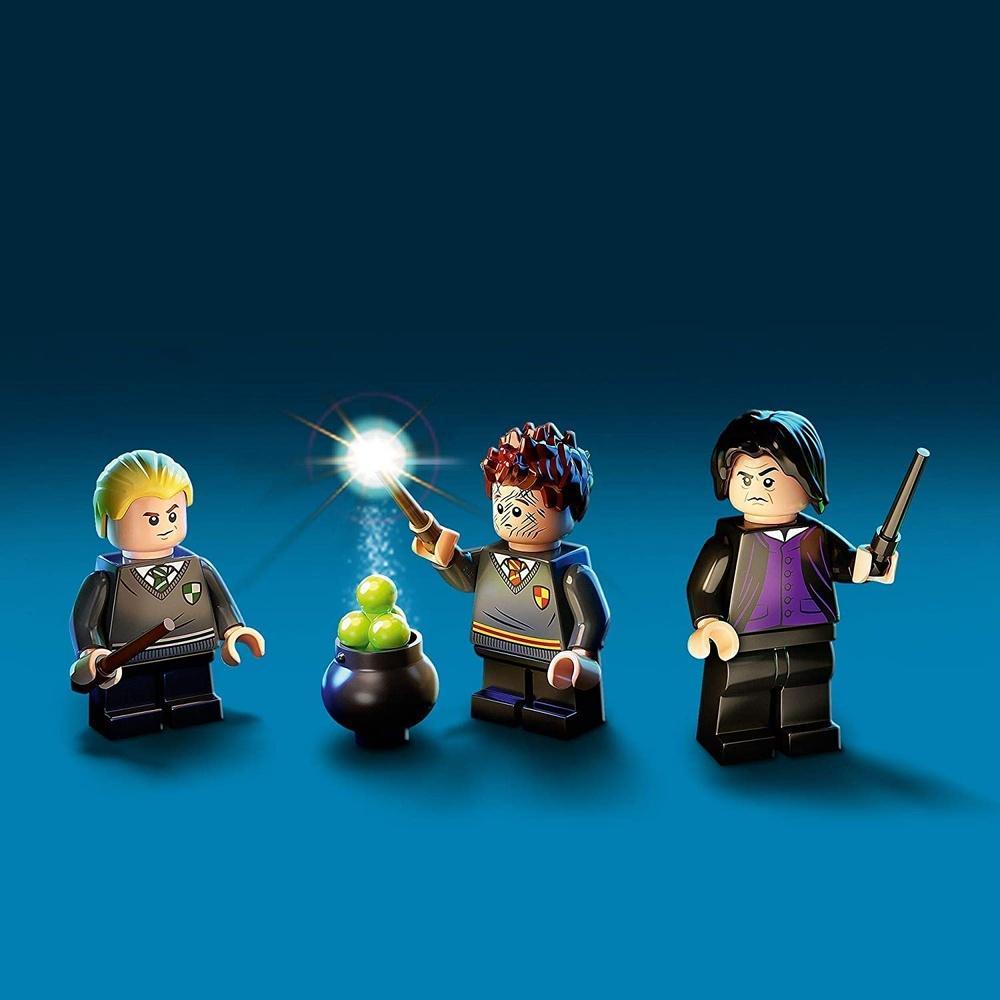 LEGO Harry Potter 76382 Lezione di Trasfigurazione a Hogwarts, Libro di  Incantesimi con Minifigure Professoressa McGranitt - LEGO - Harry Potter -  TV & Movies - Giocattoli